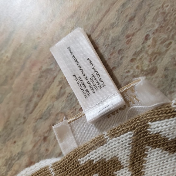 MK scarf by Michael Kors - Picture 8 of 13